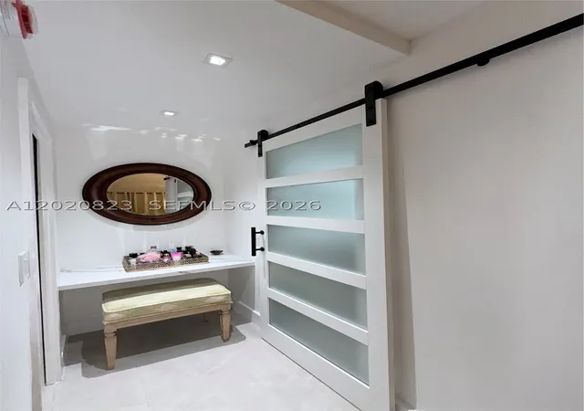 Listing Photo 4 - Condo for sale in building located at 605 Oaks Dr, Pompano Beach, FL 33069 - Unit #307