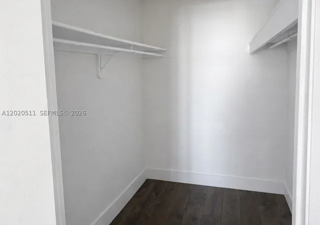 Listing Photo 4 - Condo for sale in building located at 496 NW 165th, Miami, FL 33169 - Unit #D-412