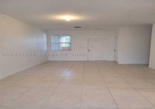 Photo 3 of Townhouse for sale at 2685 Se 13th St, Homestead, FL 33035 | MLS# A12021587 | Listing updated on 2026-09-01