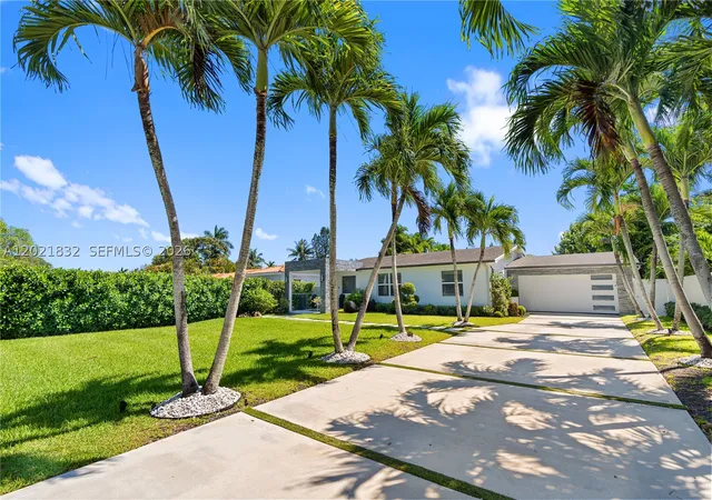 Photo 3 of Single family home for sale at 14441 S Biscayne River Rd, Miami, FL 33161 | MLS# A12021832 | Listing updated on 2026-09-10
