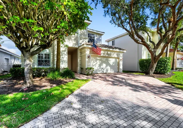 Photo 2 of Sale Pending at 117 Palm Cir, Atlantis, FL 33462 | MLS# A12013131 | Listing updated on 2026-09-24