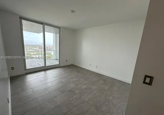 Photo 3 of Condo for sale at 315 Ne 3rd Ave #2009, Fort Lauderdale, FL 33301 | MLS# A12022077 | Listing updated on 2026-09-17