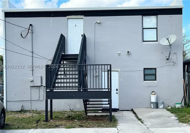 Photo 6 of Multi family home for sale at 2240 Simms St, Hollywood, FL 33020 | MLS# A12022212 | Listing updated on 2026-09-17