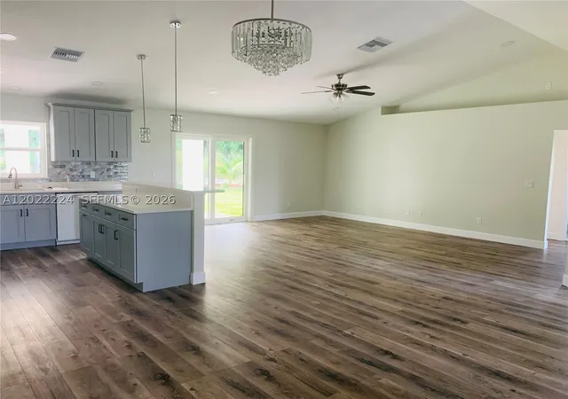 Photo 4 of Single family home for sale at 120 Clinton Avenue, Lake Placid, FL 33852 | MLS# A12022224 | Listing updated on 2026-09-19