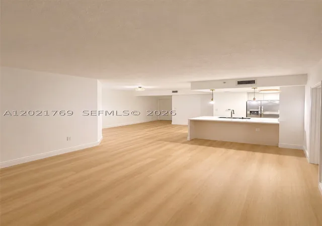 Photo 3 of Condo for sale at 275 Ne 18Th St #910, Miami, FL 33132 | MLS# A12021769 | Listing updated on 2026-09-07
