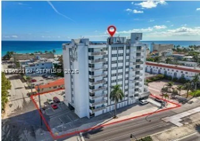 Listing Photo 3 - Condo for sale in building located at 211 S Ocean Dr, Hollywood, FL 33019 - Unit #204