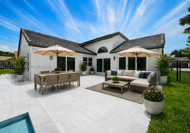 Photo 3 of Single family home for sale at 3292 Ridge Trce, Davie, FL 33328 | MLS# A12015161 | Listing updated on 2026-08-28