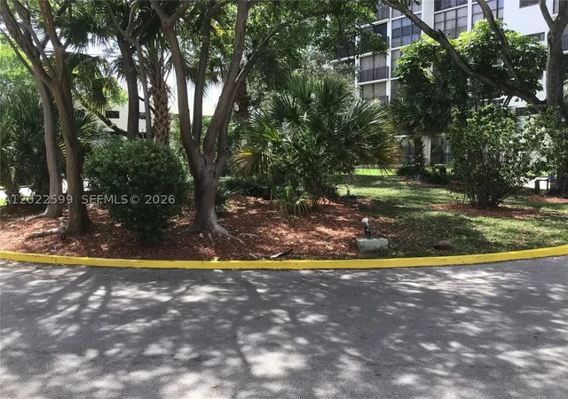 Photo 2 of Condo for sale at 17021 N Bay Rd #625, Sunny Isles Beach, FL 33160 | MLS# A12022599 | Listing updated on 2026-09-24