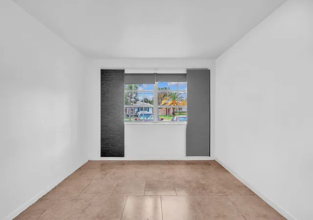 4th image of 1851 Ne 62Nd St, North Lauderdale, FL 33308
