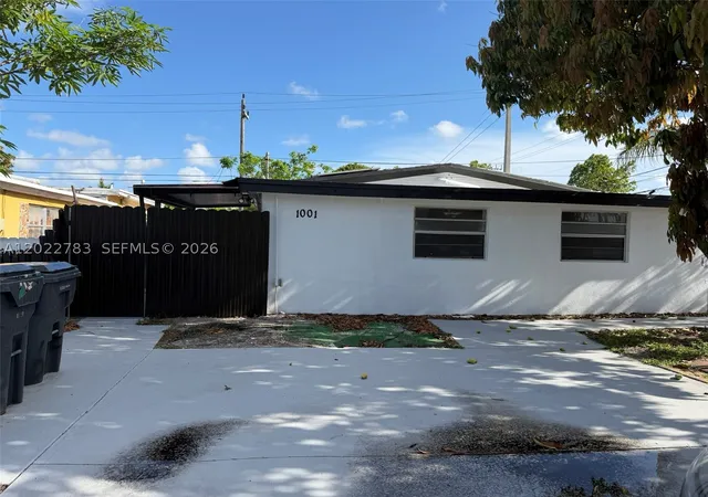 Photo 3 of Sale Pending at 1001 S 62nd Ave, Hollywood, FL 33023 | MLS# A12022783 | Listing updated on 2026-09-07