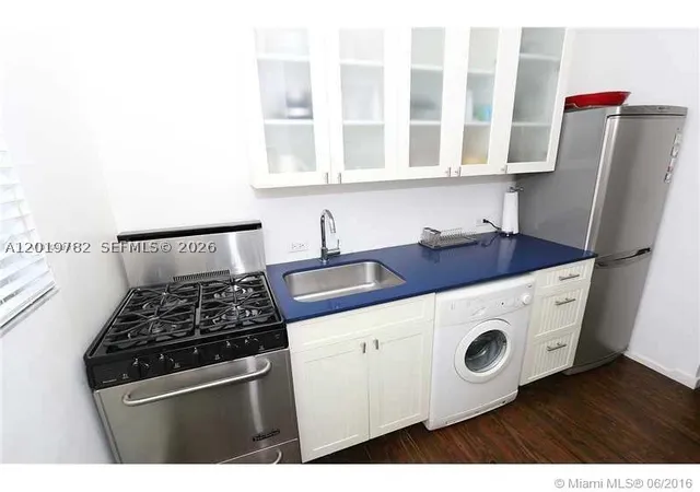Listing Photo 3 - Condo for sale in building located at 1616 Euclid Ave, Miami Beach, FL 33139 - Unit #6