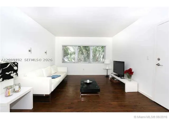 Listing Photo 4 - Condo for sale in building located at 1616 Euclid Ave, Miami Beach, FL 33139 - Unit #6
