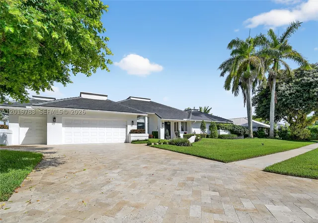 Photo 3 of Single family home for sale at 4431 Bocaire Blvd, Boca Raton, FL 33487 | MLS# A12019783 | Listing updated on 2026-09-08