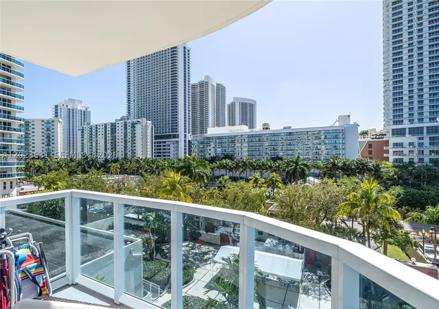 Photo 3 of Condo for sale at 3800 S Ocean Dr #306, Hollywood, FL 33019 | MLS# A12023631 | Listing updated on 2026-08-28