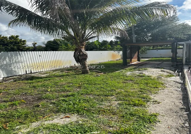 Photo 2 of Single family home for sale at 4560 Nw 6th Ct, Plantation, FL 33317 | MLS# A12023573 | Listing updated on 2026-09-23