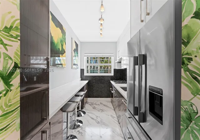Listing Photo 5 - Condo for sale in building located at 1925 Washington Ave, Miami Beach, FL 33139 - Unit #16