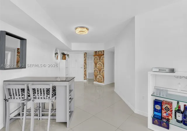 Listing Photo 4 - Condo for sale in building located at 825 Brickell Bay Dr, Miami, FL 33131 - Unit #2048