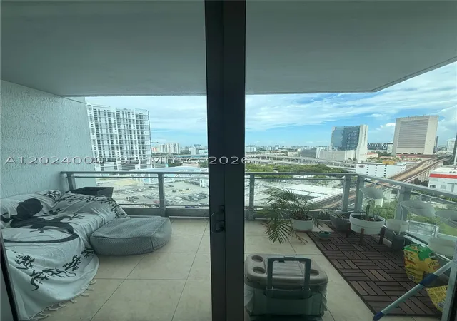 Photo 3 of Condo for sale at 90 Sw 3rd St #1811, Miami, FL 33130 | MLS# A12024000 | Listing updated on 2026-09-04