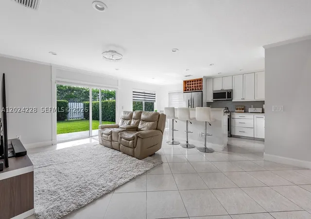 Photo 3 of Single family home for sale at 6256 Lansdowne Cir, Boynton Beach, FL 33472 | MLS# A12024228 | Listing updated on 2026-08-30