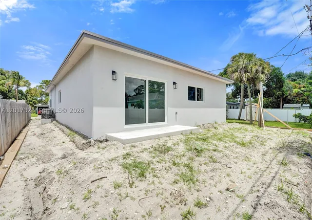 Photo 3 of Single family home for sale at 2536 Nw 9th Ct, Fort Lauderdale, FL 33311 | MLS# A12017328 | Listing updated on 2026-09-12