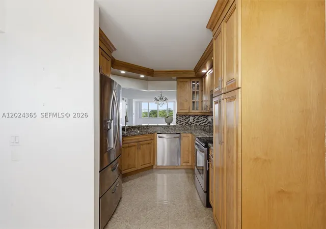 Listing Photo 5 - Condo for sale in building located at 2521 NW 104th Ave, Sunrise, FL 33322 - Unit #302