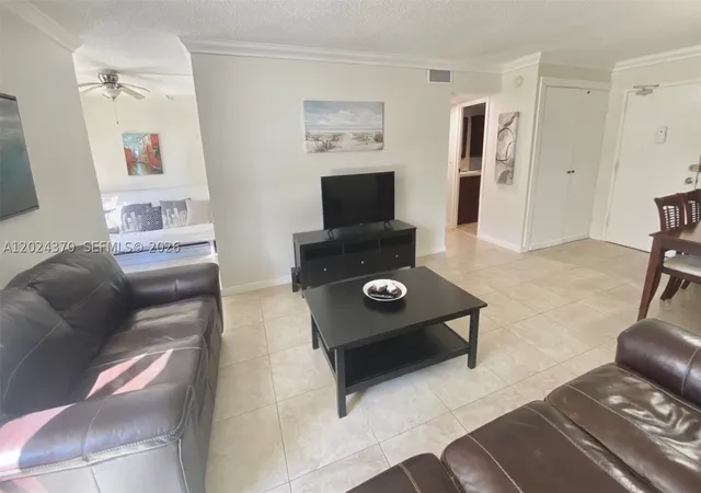 Listing Photo 4 - Condo for sale in building located at 210 172Nd St, Sunny Isles Beach, FL 33160 - Unit #226