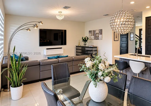 Photo 2 of Townhouse for sale at 16012 Nw 91st Ct, Miami Lakes, FL 33018 | MLS# A12016582 | Listing updated on 2026-09-10