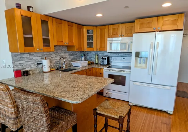 Photo 4 of Condo for sale at 1720 Harrison St #14D, Hollywood, FL 33020 | MLS# A12024549 | Listing updated on 2026-09-06
