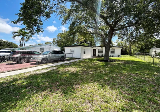 Photo 2 of Single family home for sale at 404 Nw 18th Ave, Fort Lauderdale, FL 33311 | MLS# A12024669 | Listing updated on 2026-08-30