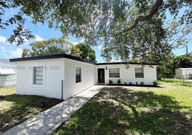 Photo 3 of Single family home for sale at 404 Nw 18th Ave, Fort Lauderdale, FL 33311 | MLS# A12024669 | Listing updated on 2026-08-30