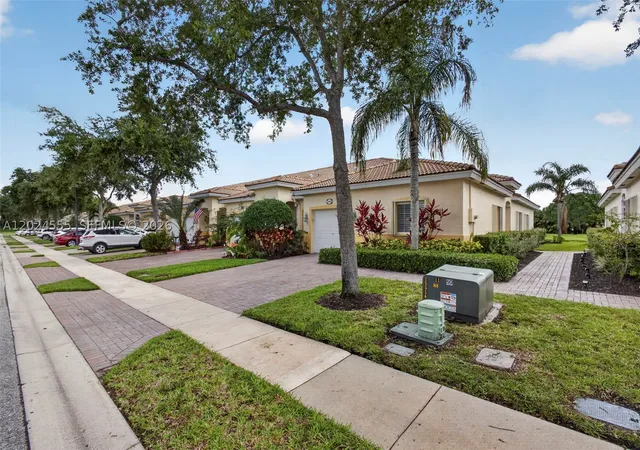 Photo 3 of Single family home for sale at 2368 Windjammer Way, West Palm Beach, FL 33411 | MLS# A12024555 | Listing updated on 2026-08-30