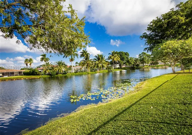 Photo 4 of Single family home for sale at 16641 Royal Poinciana Dr, Weston, FL 33326 | MLS# A12019985 | Listing updated on 2026-09-13