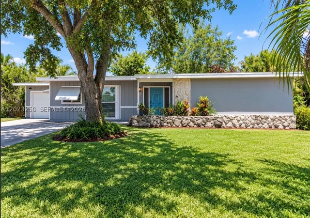Photo 1 of Single family home for sale at 982 Sw Airoso Blvd, Port St Lucie, FL 34983 | MLS# A12023250 | Listing updated on 2026-09-30
