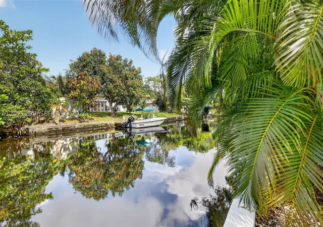 Photo 1 of Single family home for sale at 2048 Sw 28th Ter, Fort Lauderdale, FL 33312 | MLS# A12021299 | Listing updated on 2026-09-04
