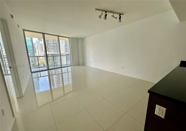 Photo 4 of Condo for sale at 475 Brickell Avenue #1614, Miami, FL 33131 | MLS# A12023884 | Listing updated on 2026-09-29
