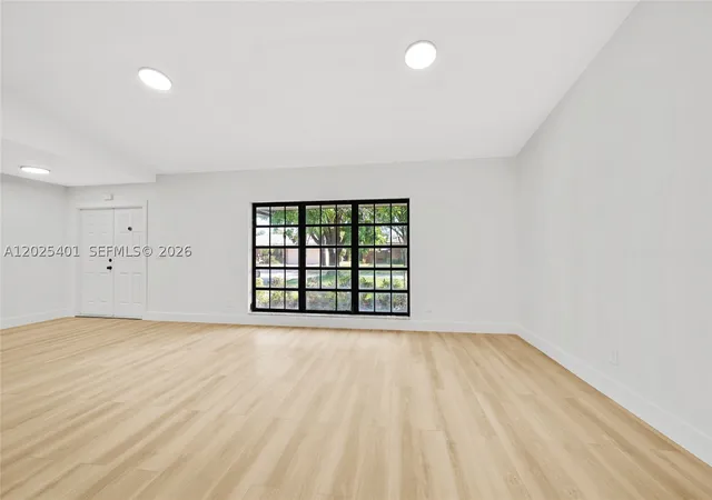 Photo 4 of Single family home for sale at 8475 Nw 2Nd Mnr, Coral Springs, FL 33071 | MLS# A12025401 | Listing updated on 2026-10-02