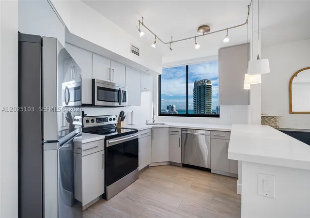 Photo 4 of Condo for sale at 1330 West Ave #2107, Miami Beach, FL 33139 | MLS# A12025103 | Listing updated on 2026-08-28