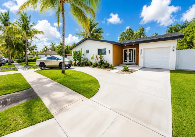 Photo 2 of Sale Pending at 430 Ne 145th St, Miami, FL 33161 | MLS# A12023452 | Listing updated on 2026-08-26