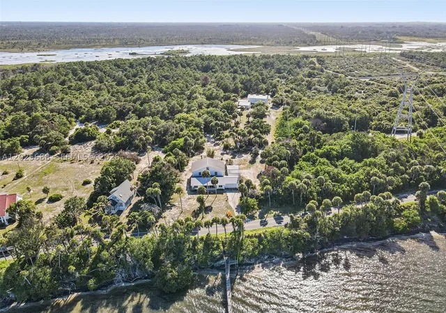 Photo 2 of Mansion for sale at 7802 S Indian River, Fort Pierce, FL 34982 | MLS# A12025688 | Listing updated on 2026-08-31
