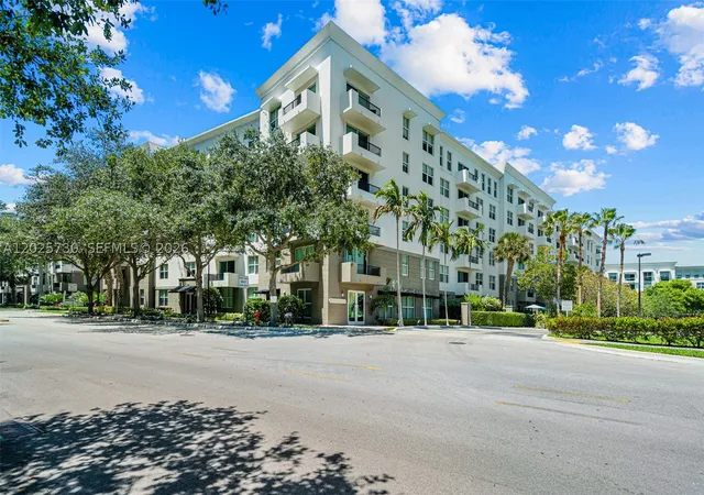 Photo 1 of Condo for sale at 2421 Ne 65th St #408, Fort Lauderdale, FL 33308 | MLS# A12025730 | Listing updated on 2026-09-01