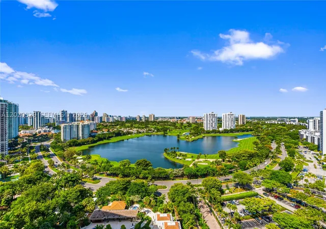 Listing Photo 3 - Condo for sale in building located at 20281 E Country Clb Dr, Aventura, FL 33180 - Unit #2101