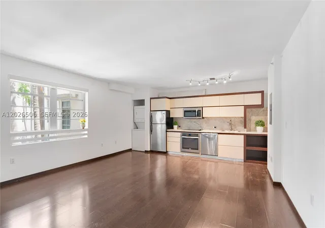 Photo 3 of Condo for sale at 435 21St St #212, Miami Beach, FL 33139 | MLS# A12026506 | Listing updated on 2026-09-21