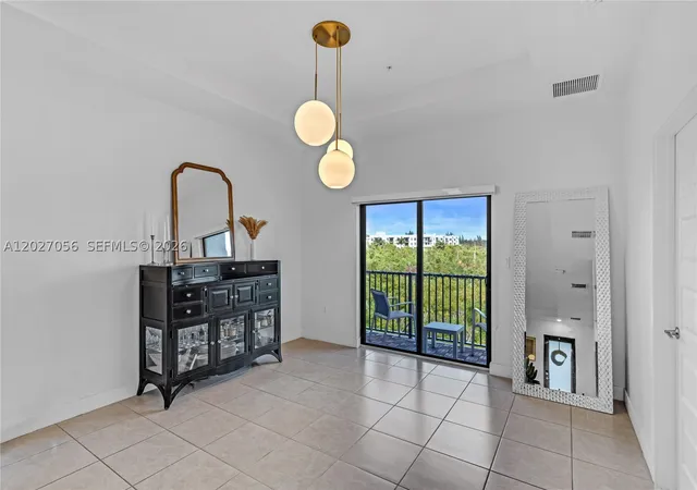 Listing Photo 5 - Condo for sale in building located at 8175 Nw 104Th Ave, Doral, FL 33178 - Unit #32