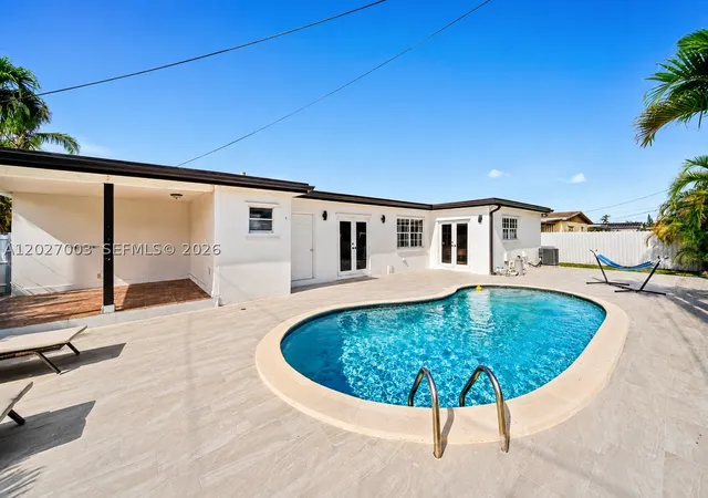 Photo 2 of Single family home for sale at 2761 Sw 92nd Pl, Miami, FL 33165 | MLS# A12027003 | Listing updated on 2026-09-03