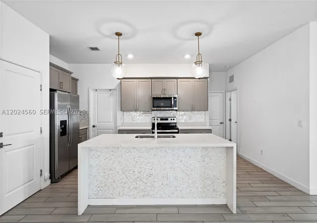 Photo 4 of Single family home for sale at 18493 Glenstone St, Jupiter, FL 33458 | MLS# A12024560 | Listing updated on 2026-09-14