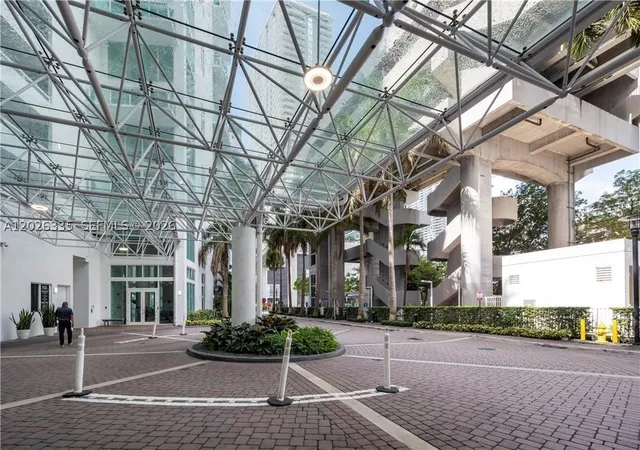 Photo 3 of Condo for sale at 31 Se 5th St #705, Miami, FL 33131 | MLS# A12026335 | Listing updated on 2026-09-01