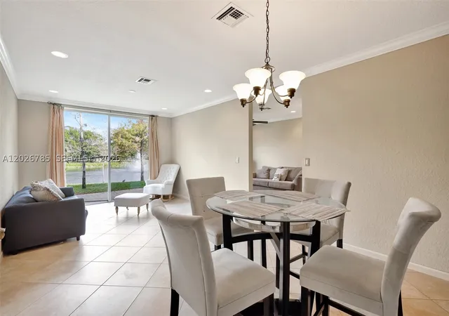 Photo 3 of Townhouse for sale at 4302 Colony View Dr, Lake Worth, FL 33463 | MLS# A12026785 | Listing updated on 2026-08-26