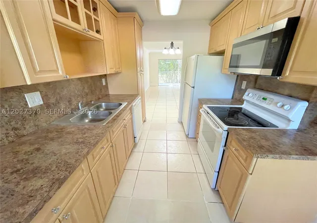 Photo 1 of Sale Pending at 8450 Lagos De Campo Blvd #206, Tamarac, FL 33321 | MLS# A12027370 | Listing updated on 2026-09-09