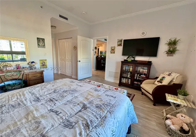 Listing Photo 4 - Condo for sale in Toscano Condominium located at 7355 Sw 89Th St, Miami, FL 33156 - Unit #423N