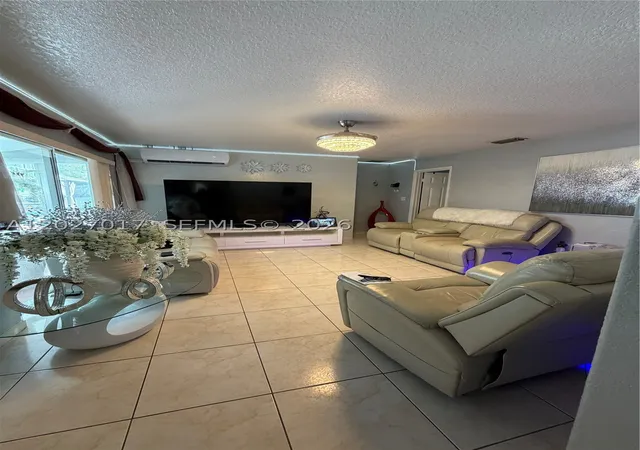 Photo 3 of Single family home for sale at 4162 Kingsbridge Dr, Orlando, FL 32839 | MLS# A12027017 | Listing updated on 2026-09-21
